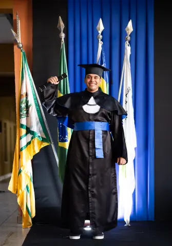 Diante das bandeiras, foto 46 de 180