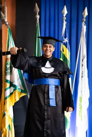 Diante das bandeiras, foto 47 de 180