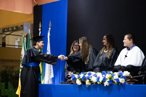 Colação de grau: palco e diploma, foto 112 de 180