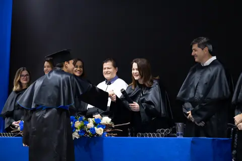 Colação de grau: palco e diploma, foto 115 de 180