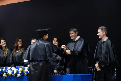 Colação de grau: palco e diploma, foto 120 de 180